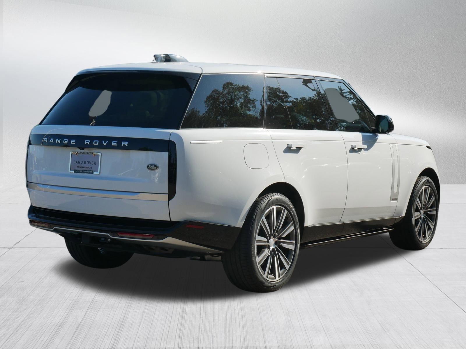 2023 Land Rover Range Rover Autobiography photo 3