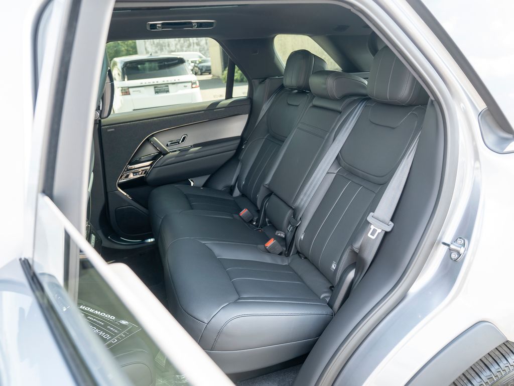 2025 Land Rover Range Rover Sport SE photo 22