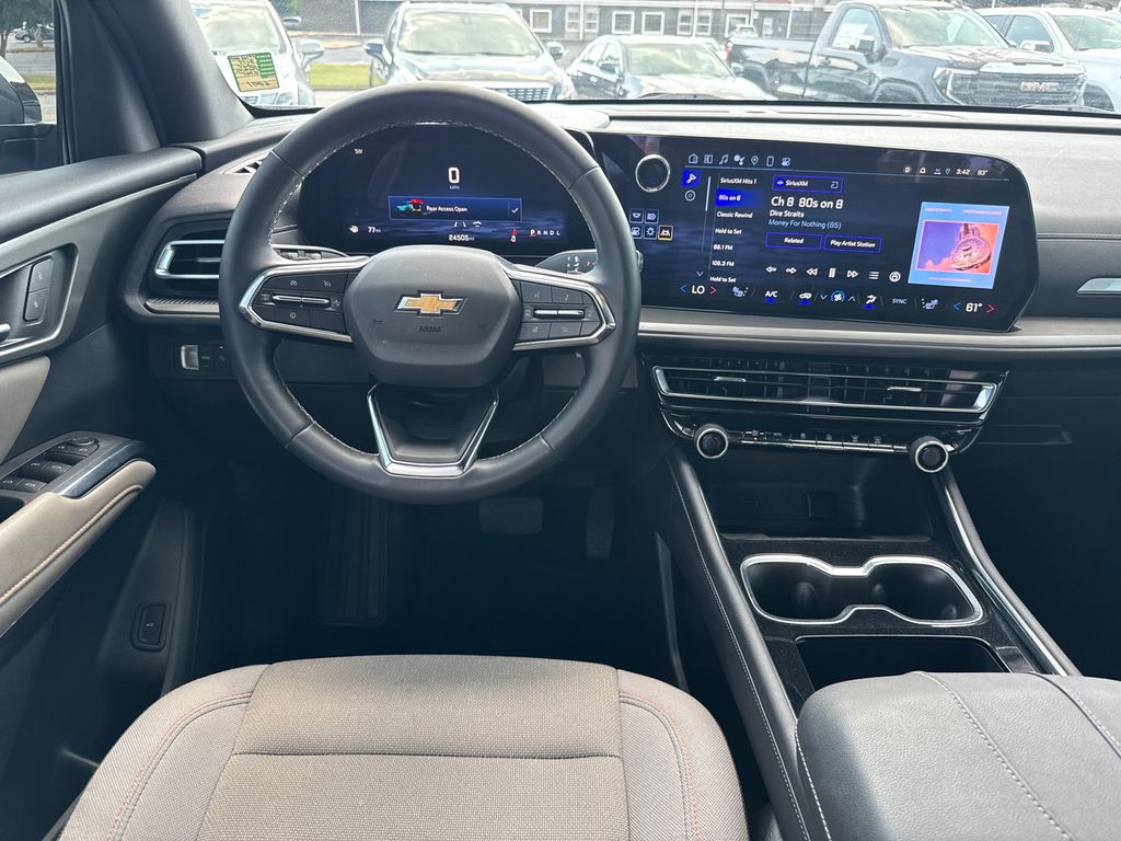 2025 Chevrolet Traverse photo 24