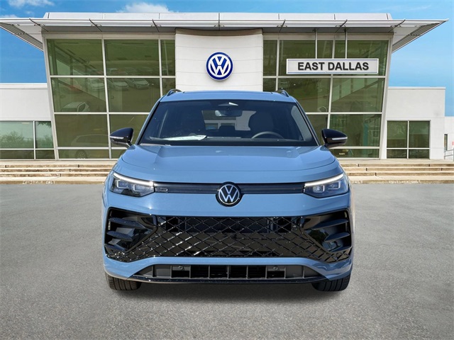 2026 Volkswagen Tiguan SE R-Line Black photo 4