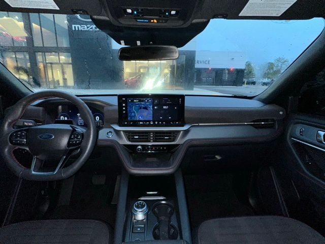2025 Ford Explorer ST-Line photo 22