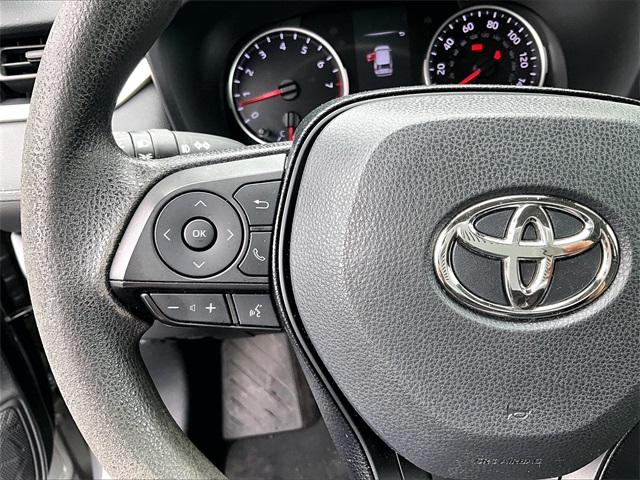 2021 Toyota RAV4 XLE photo 23