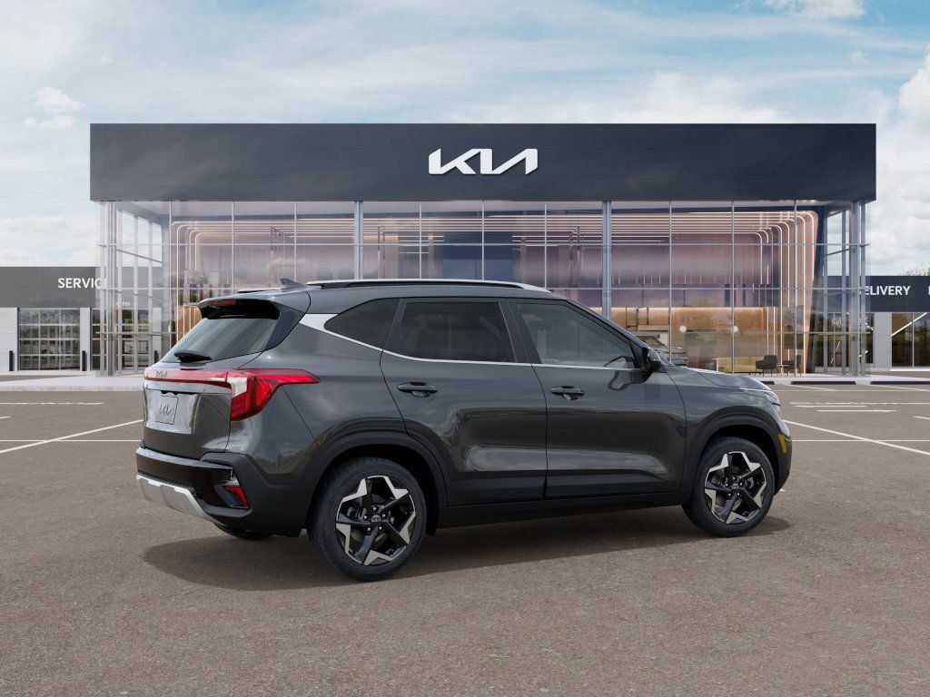 2025 Kia Seltos EX photo 5