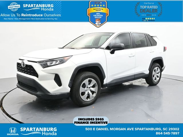 2022 Toyota RAV4 LE's photo