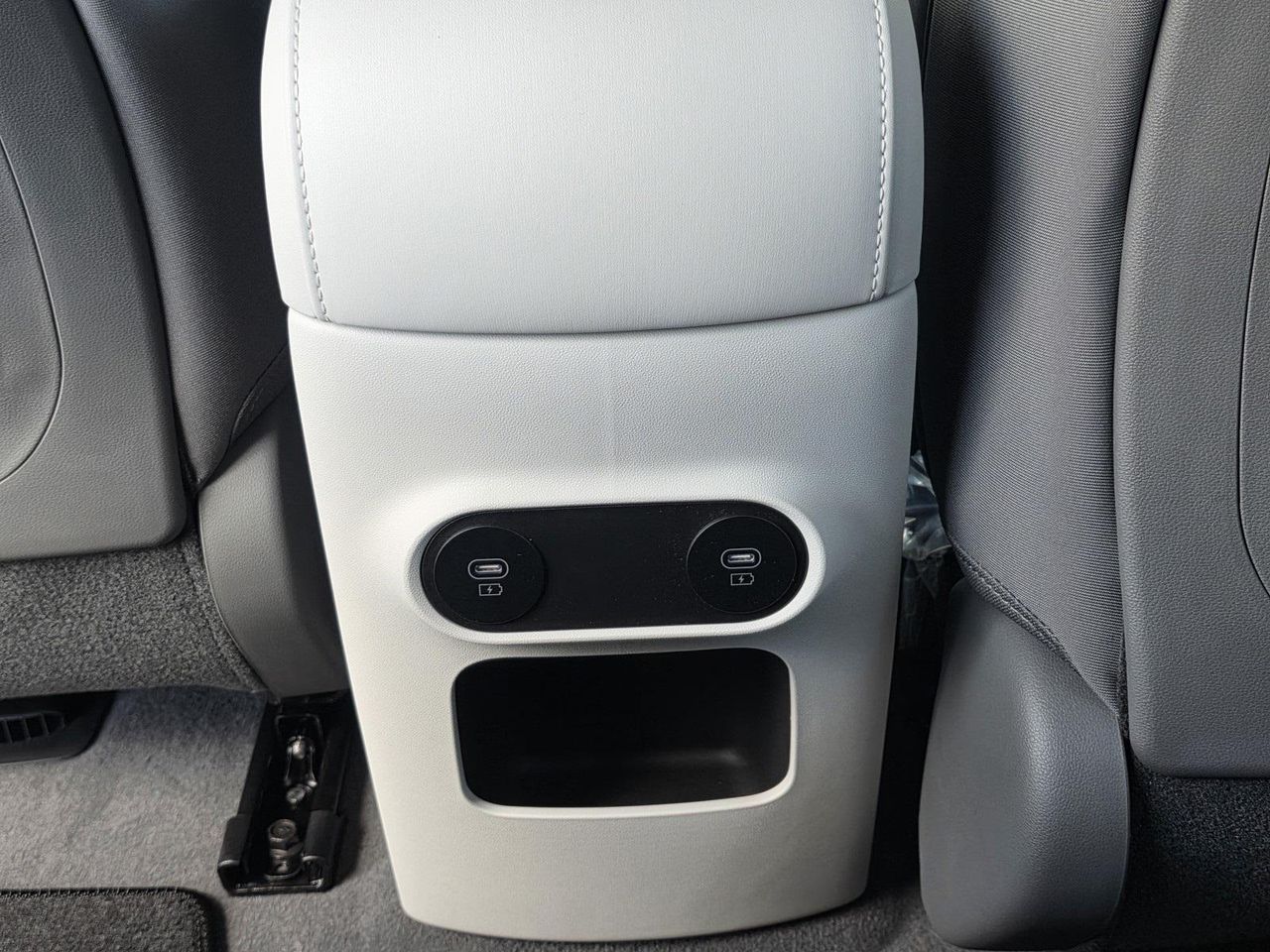 2025 Hyundai Ioniq 5 SE Standard Range photo 16