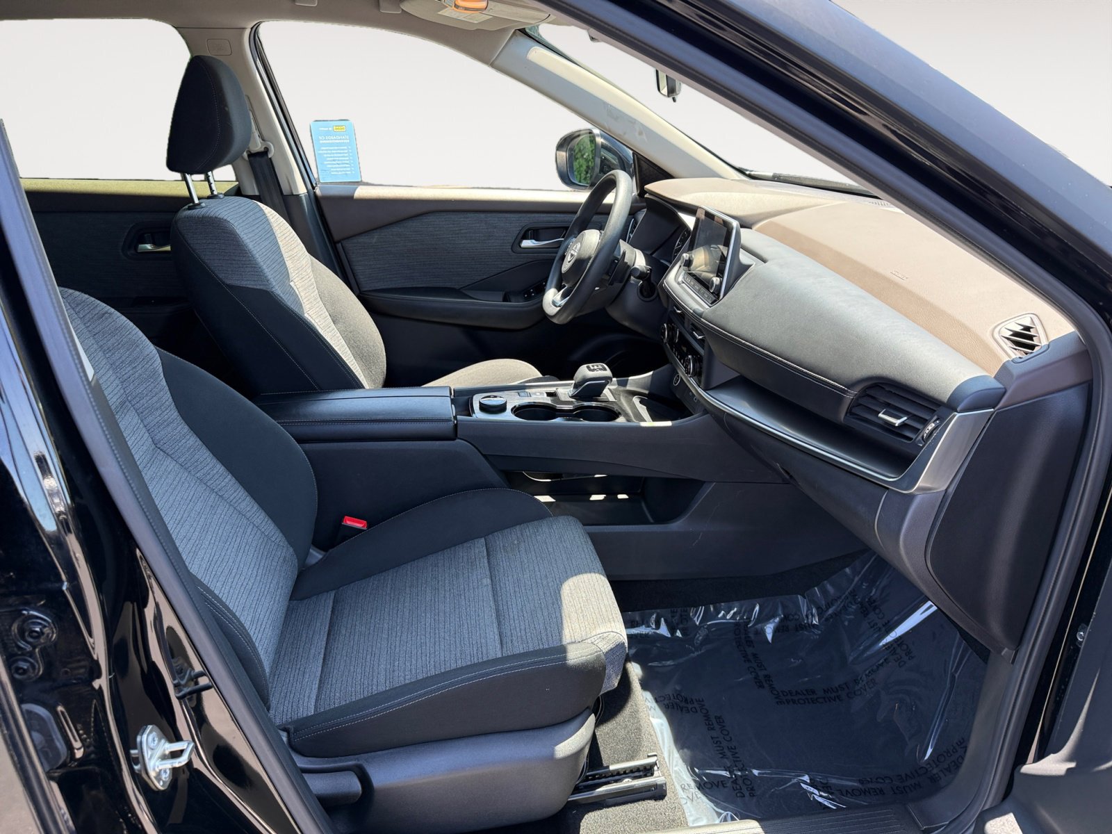 2023 Nissan Rogue SV photo 18