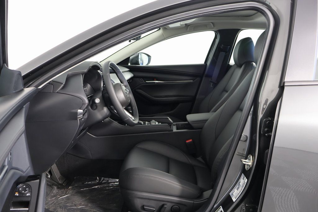 2025 Mazda Mazda3 2.5 s Preferred photo 5