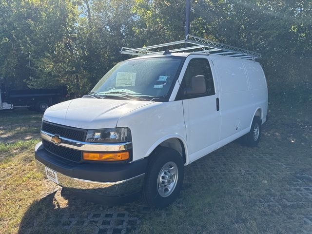 2025 Chevrolet Express Cargo Work Van's photo