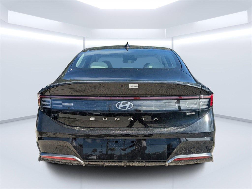 2025 Hyundai Sonata Hybrid SEL photo 4