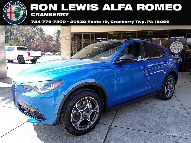 2025 Alfa Romeo Stelvio Base's photo