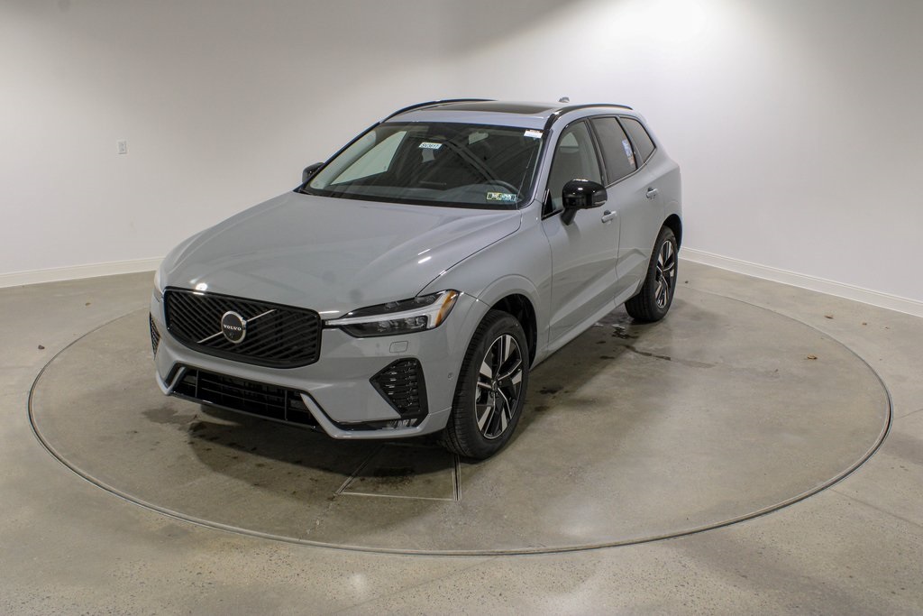2026 Volvo XC60 Plus's photo