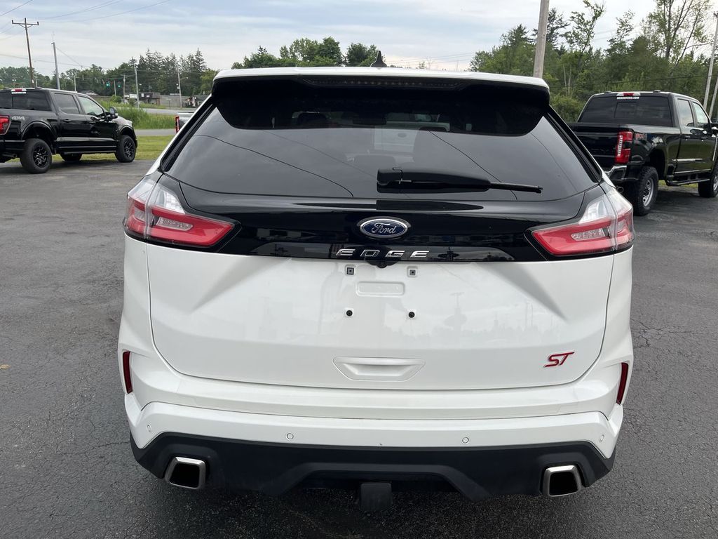 2021 Ford Edge ST photo 22