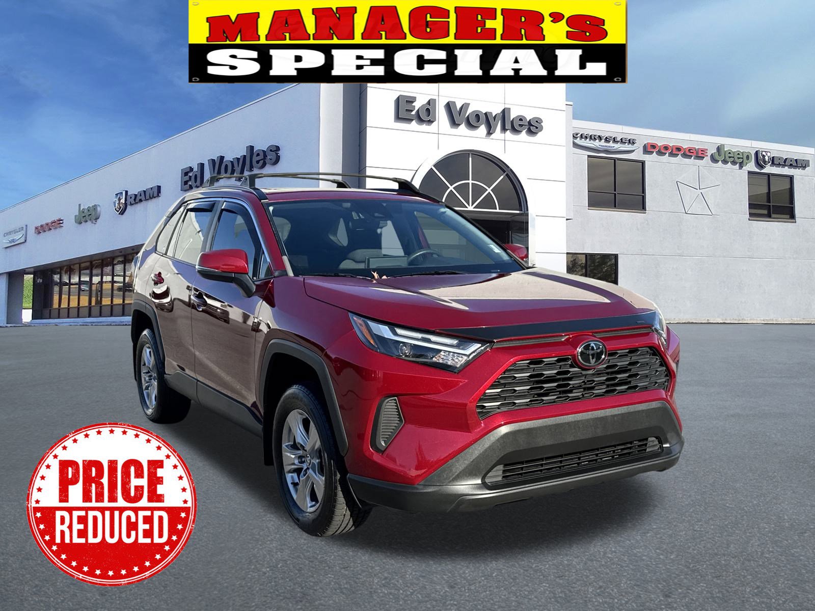 2023 Toyota RAV4 XLE's photo