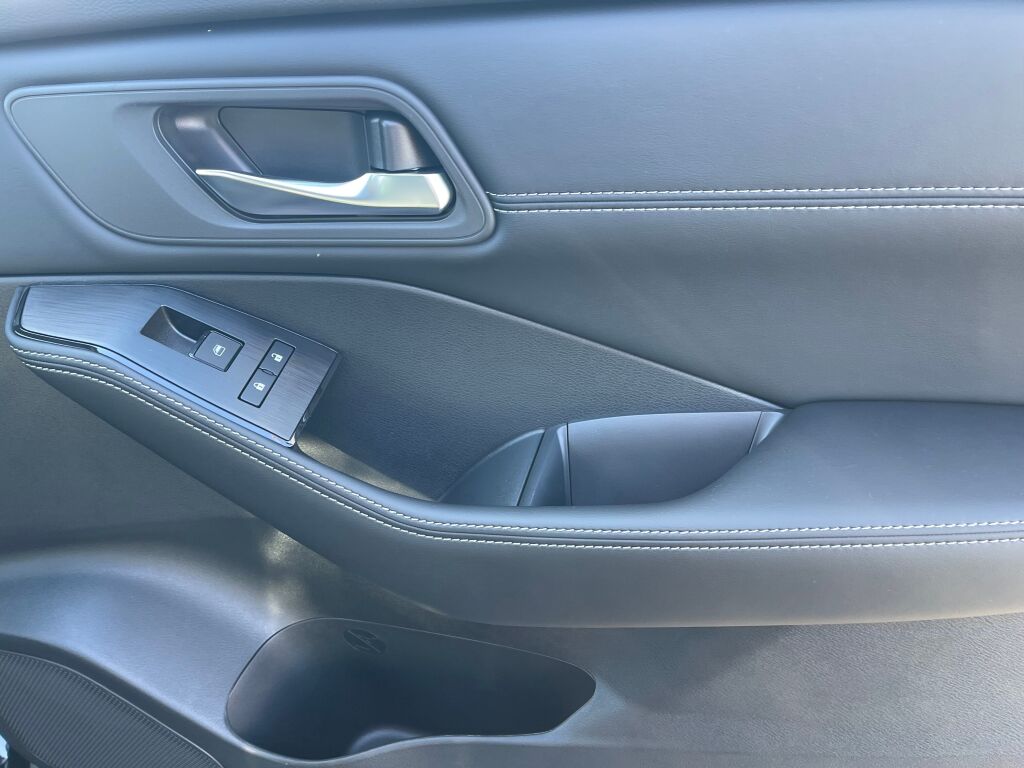 2026 Nissan Rogue SV photo 16