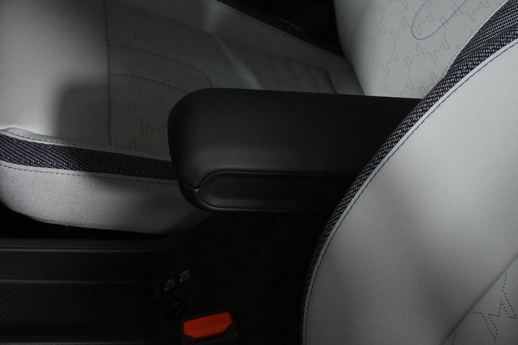 2025 Mini Cooper Hardtop Signature photo 25