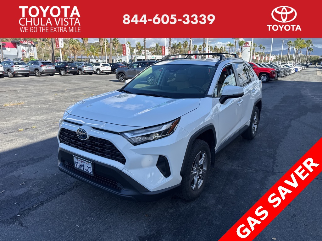 2023 Toyota RAV4 XLE's photo