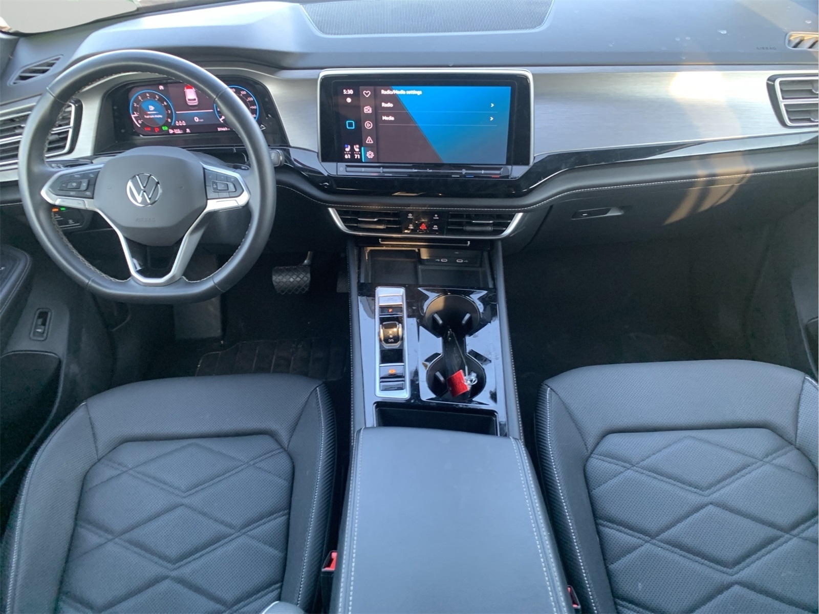 2024 Volkswagen Atlas Cross Sport SE Technology photo 25