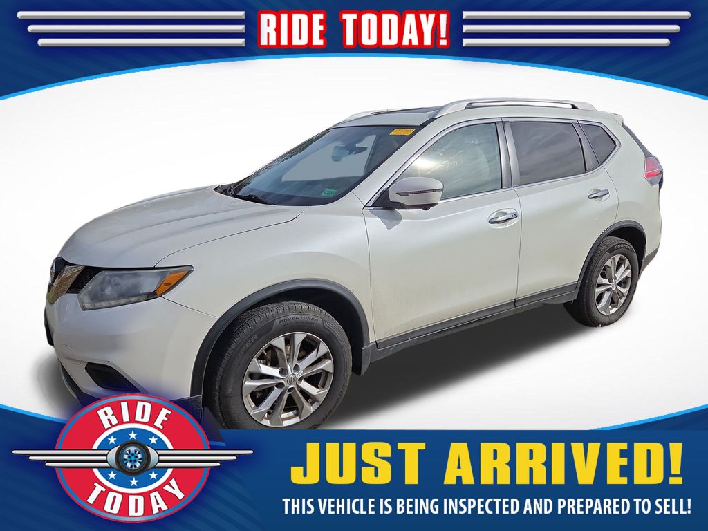 2016 Nissan Rogue SV's photo