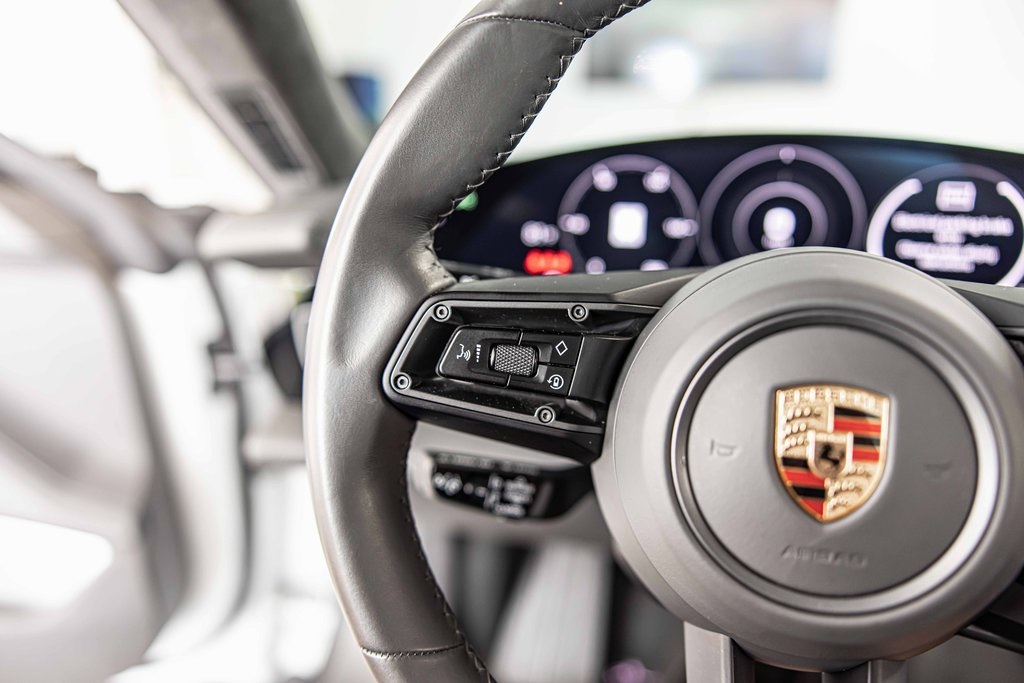 2020 PORSCHE TAYCAN - Image 27