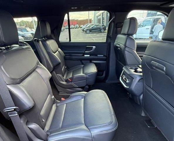2025 Ford Expedition Platinum MAX photo 15