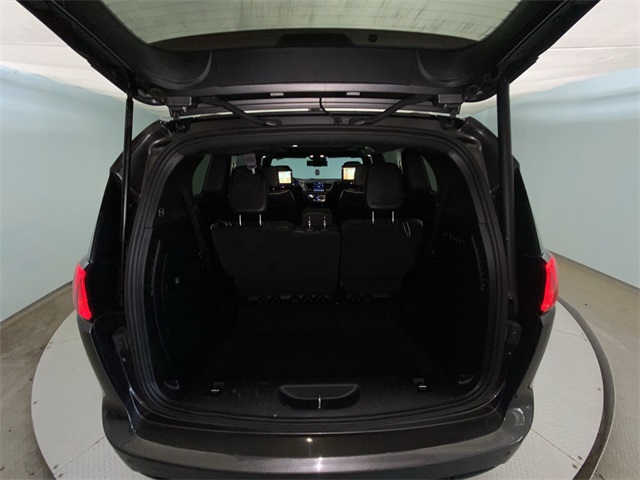 2020 Chrysler Pacifica Limited photo 25