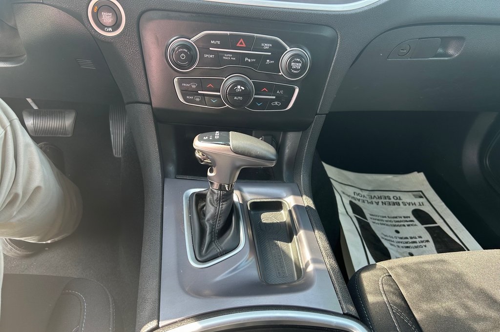 2021 Dodge Charger SXT photo 15
