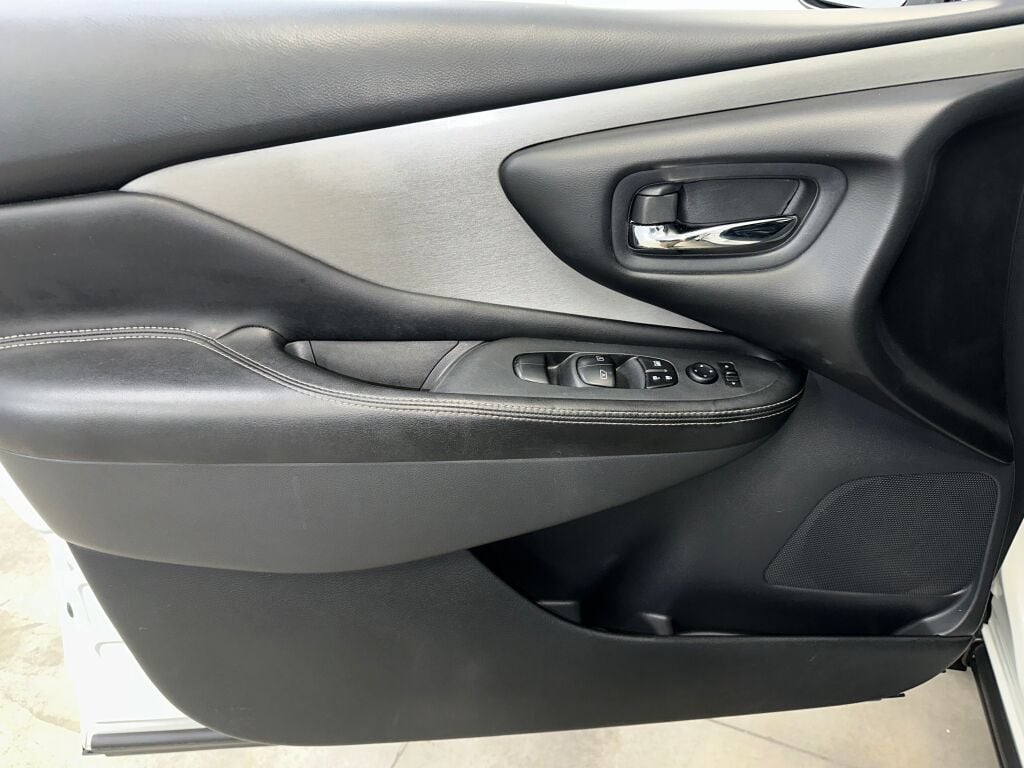 2019 Nissan Murano SV photo 4