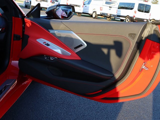 2020 Chevrolet Corvette Stingray 2LT photo 24