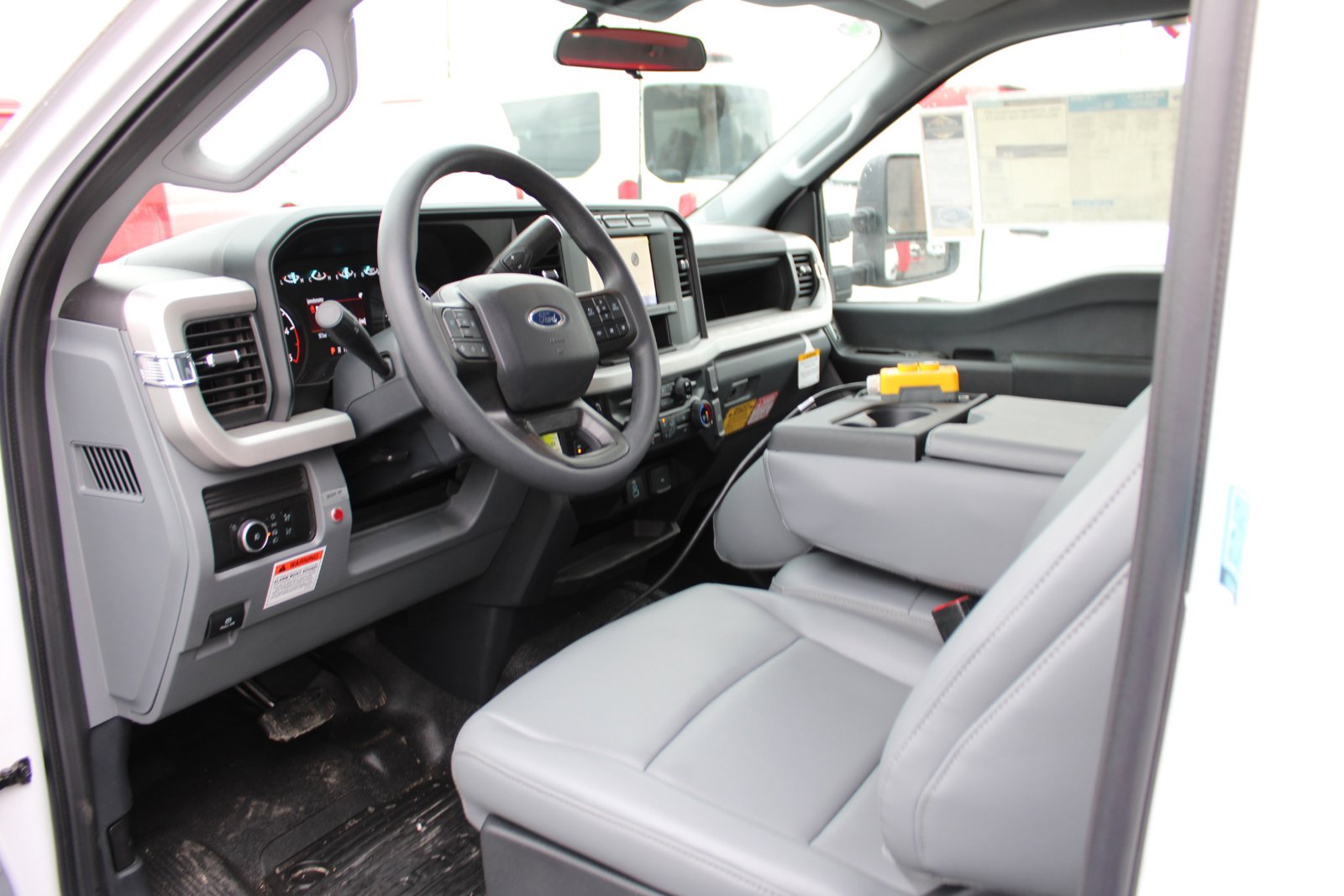 2023 FORD F-450 - Image 14