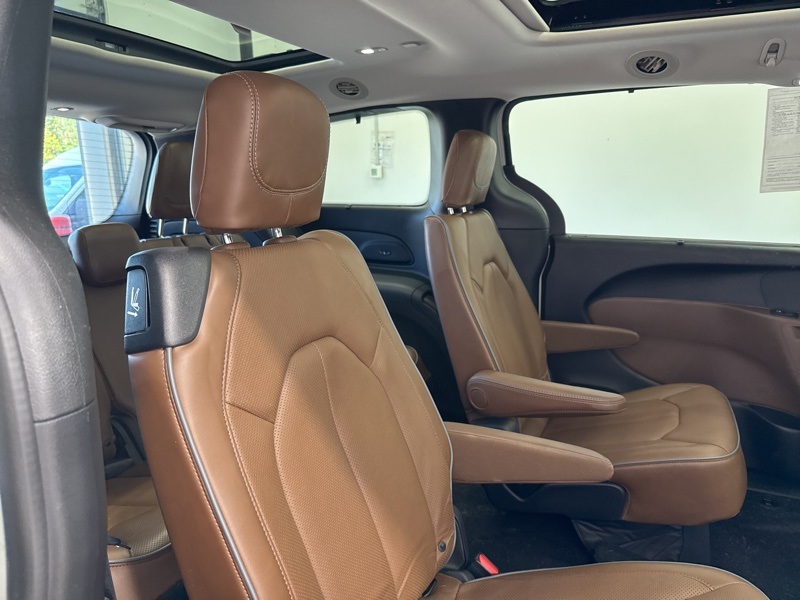 2019 Chrysler Pacifica Limited photo 13