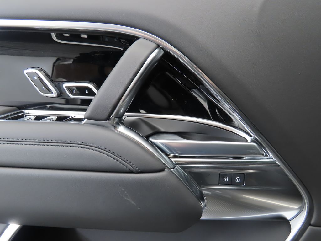 2025 Land Rover Range Rover SE photo 23