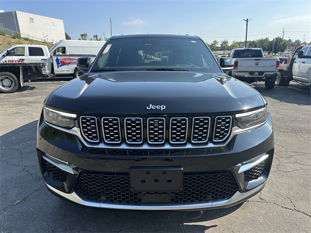 2022 Jeep Grand Cherokee Summit photo 3