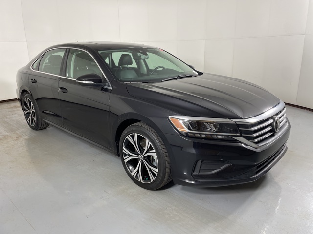 2022 Volkswagen Passat 2.0T SE photo 2