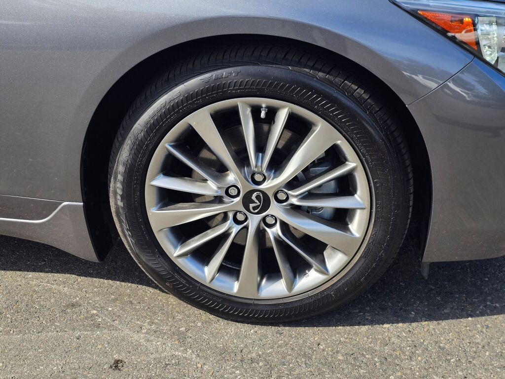 2024 Infiniti Q50 LUXE photo 9