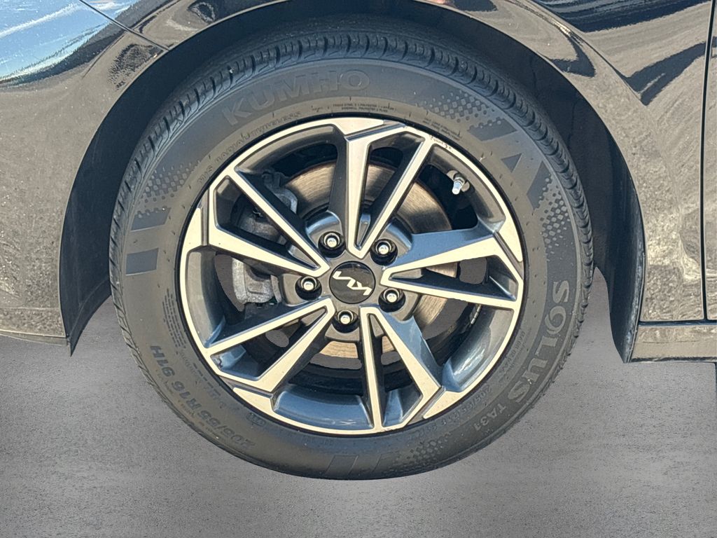 2022 Kia Forte LXS photo 13