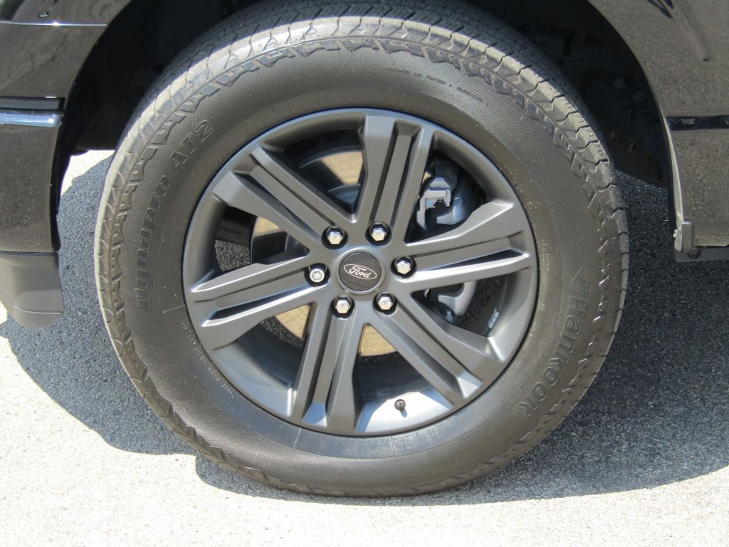 2023 Ford F-150 XLT photo 4