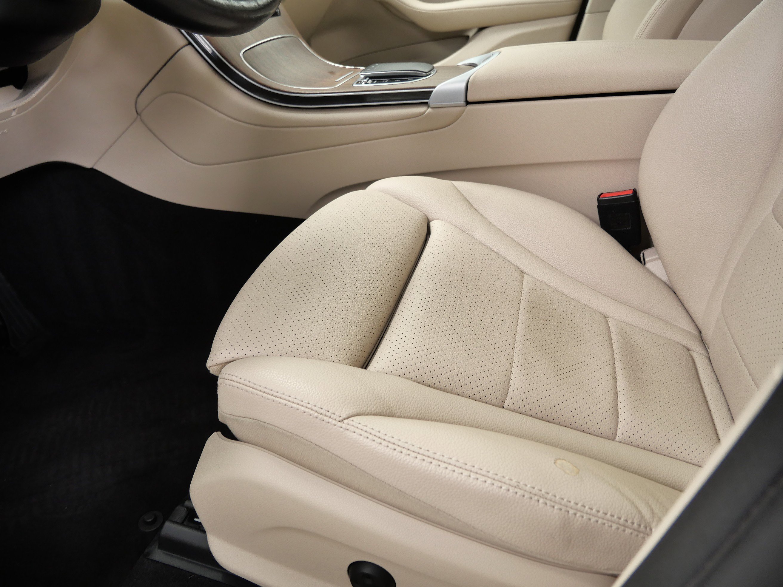 2022 Mercedes Benz GLC 300 4MATIC photo 16