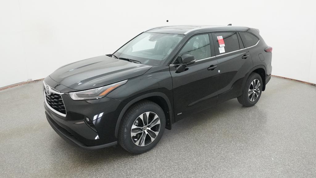 2026 Toyota Highlander XLE's photo