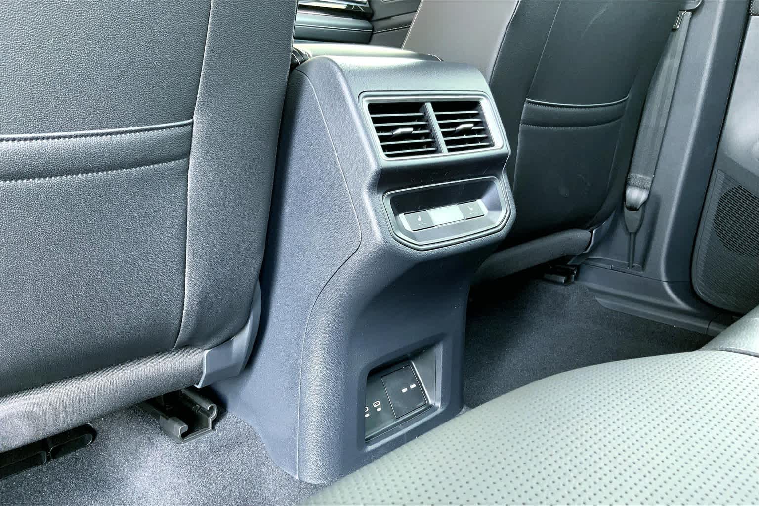 2025 Volkswagen Atlas Cross Sport SEL Premium R-Line photo 14