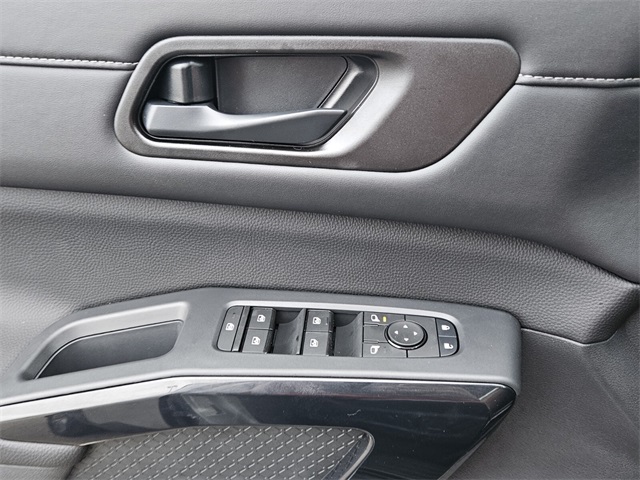 2025 Nissan Pathfinder SV photo 24