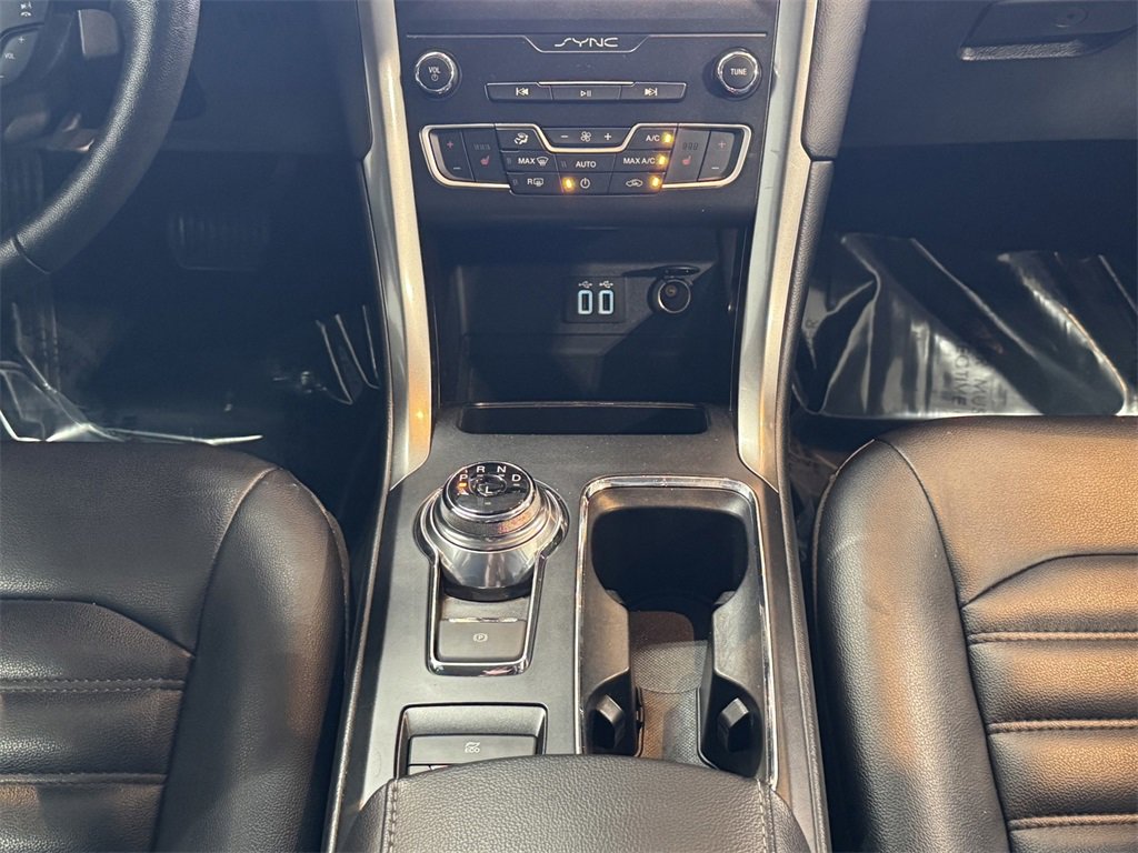 2019 Ford Fusion Hybrid SEL photo 25