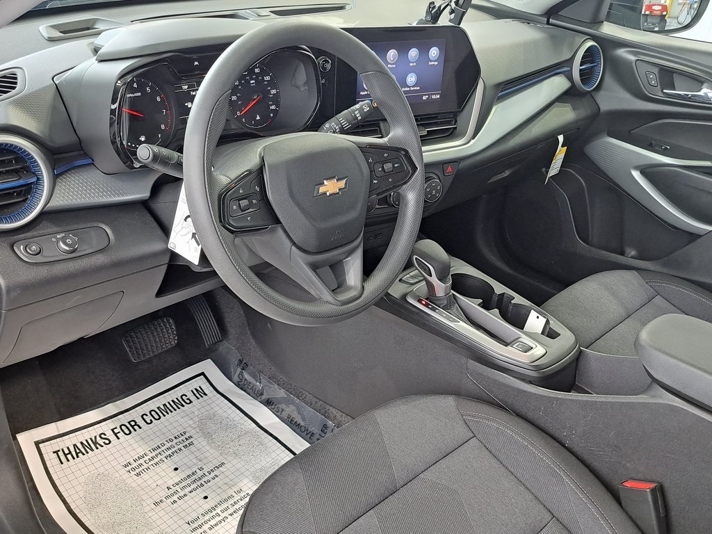 2025 Chevrolet Trax LS photo 8
