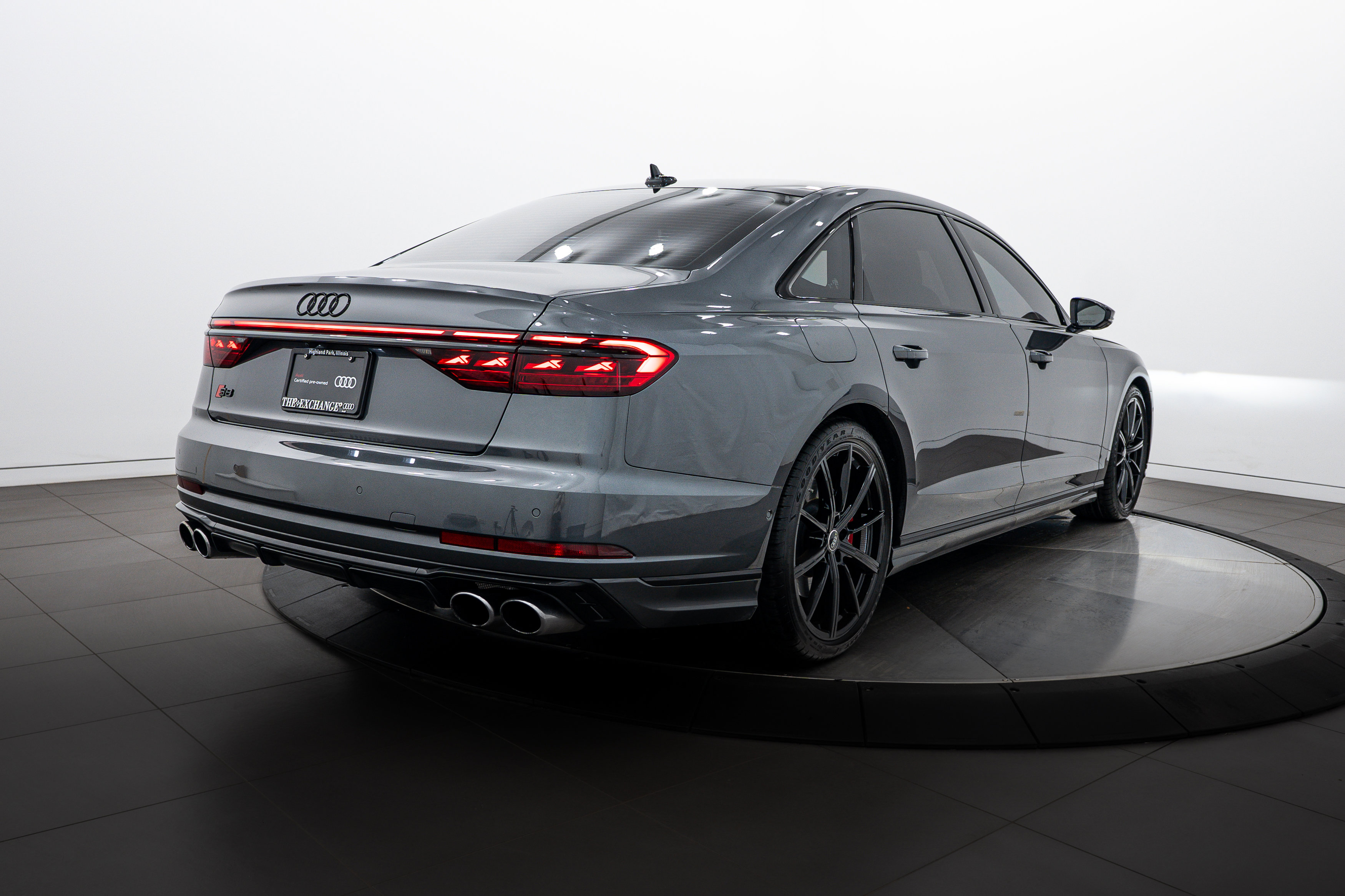 2024 Audi S8 photo 4