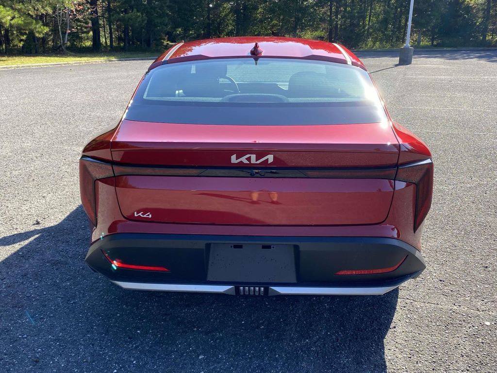 2025 Kia K4 LXS photo 3