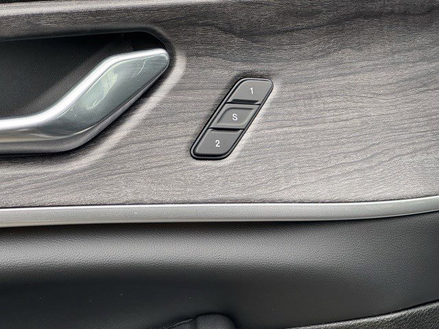 2025 Jeep Grand Cherokee Limited photo 10