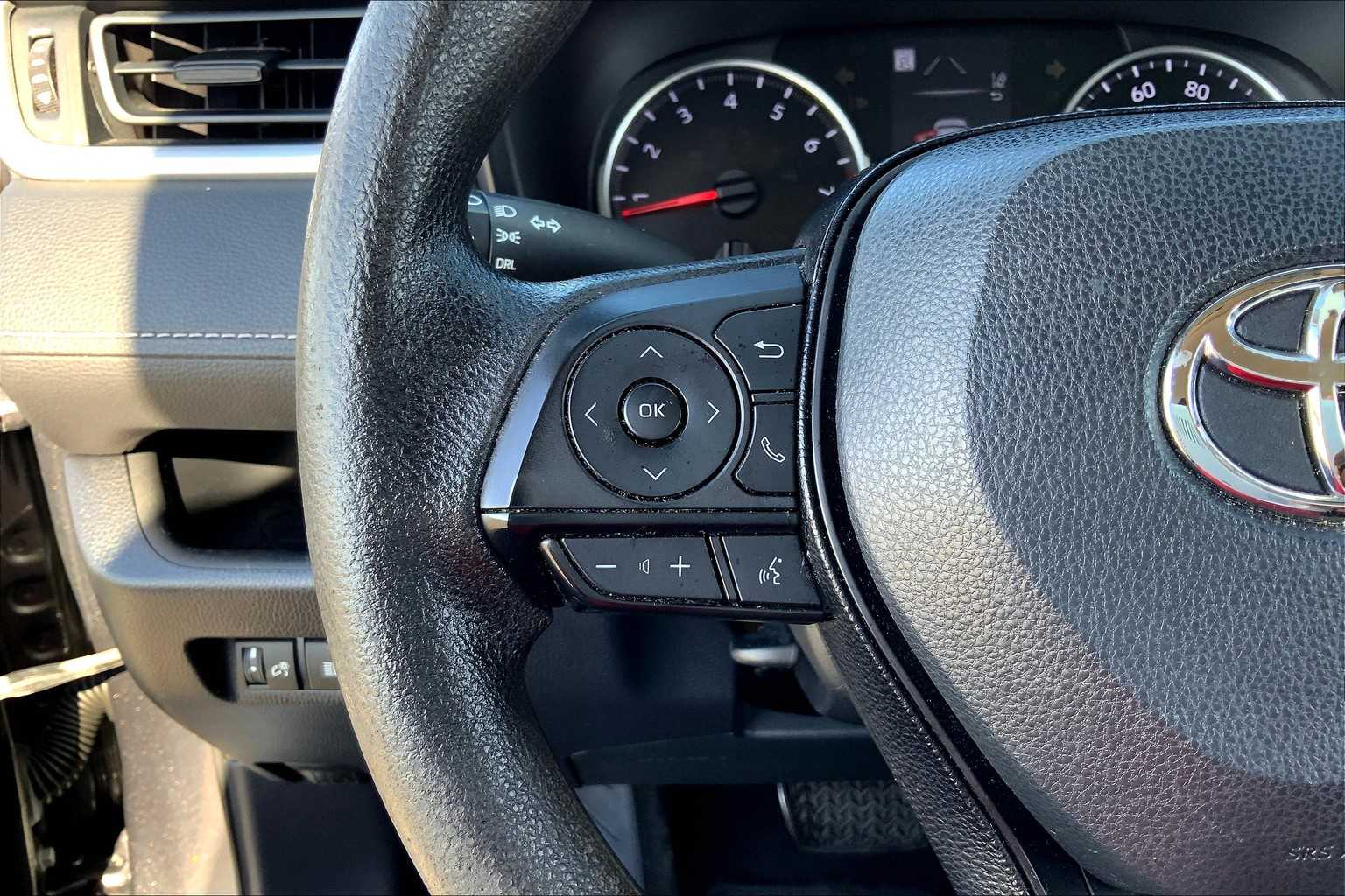 2019 Toyota RAV4 LE photo 22