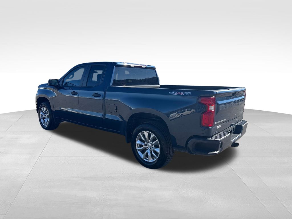 2021 Chevrolet Silverado 1500 Custom photo 3