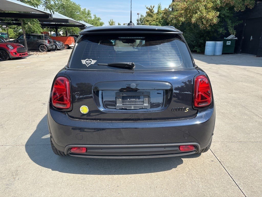 2024 Mini Cooper 2 Door Hardtop SE photo 4