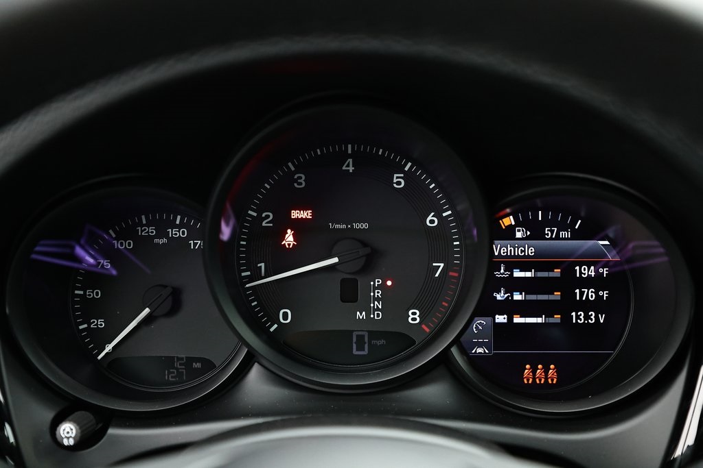 2025 Porsche Macan T photo 32