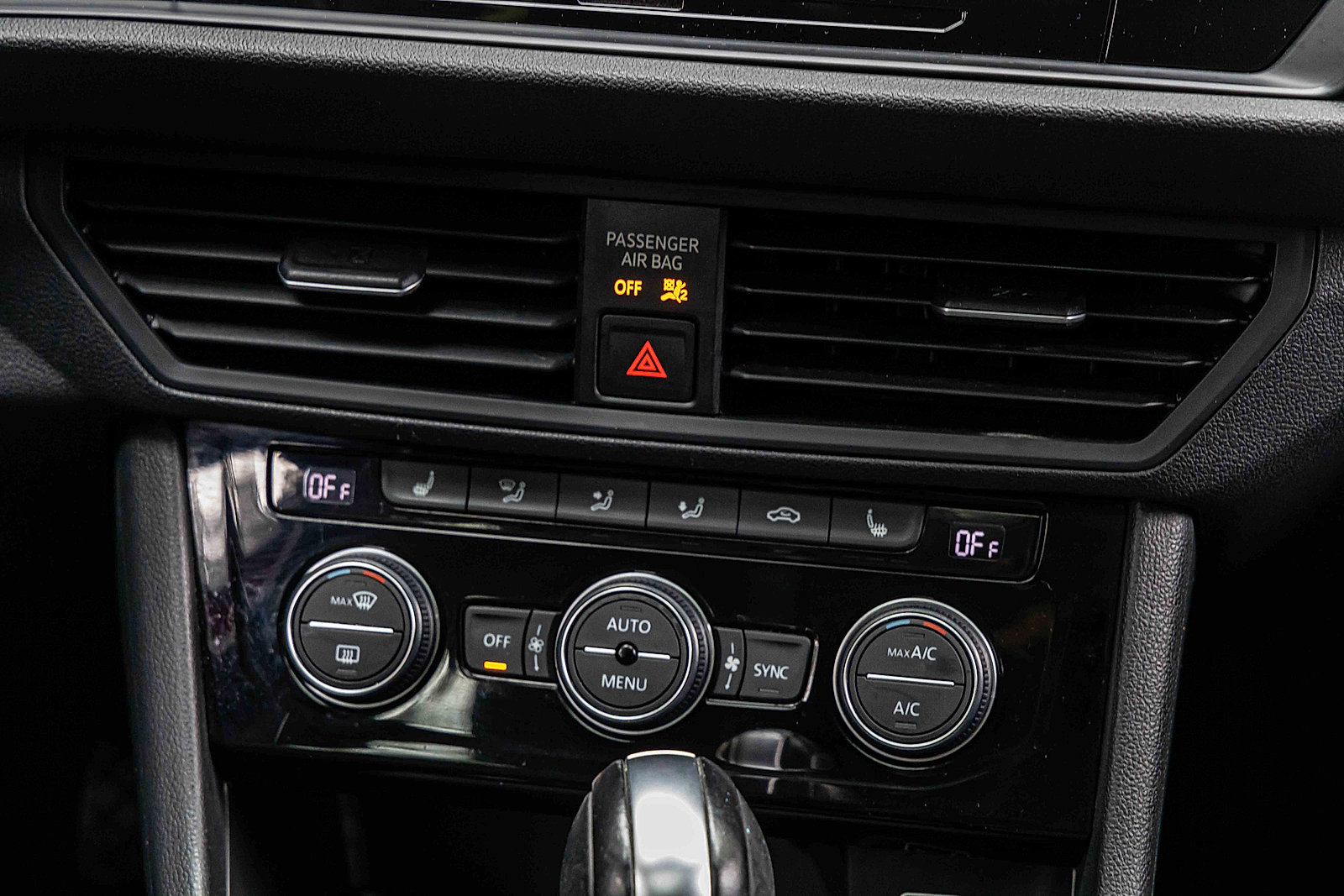 2019 Volkswagen Jetta SE R-Line photo 13